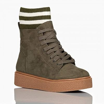 mens white trainers with jeans