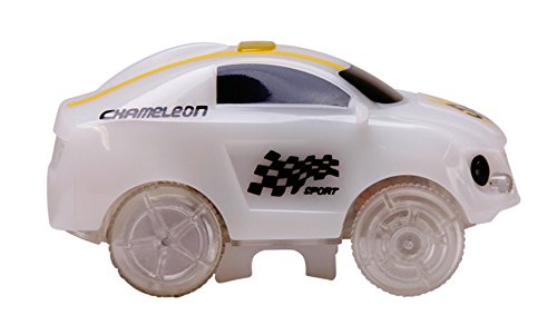 Mindscope Twister Tracks Chameleon Color Capture (Color Sensing/Detecting) Racer with 12' Feet of Flexible Standard Color Track