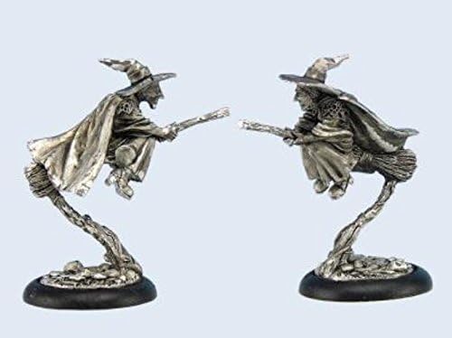 28mm Discworld Miniatures: Esme on broom (1)