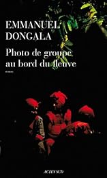 Photo de groupe au bord du fleuve