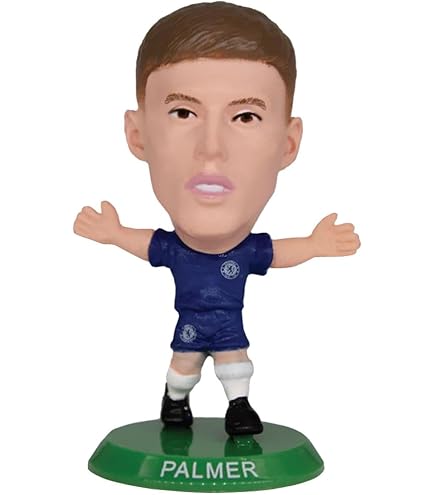 Amazon.com: SoccerStarz - Chelsea Marc Cucurella - Home Kit