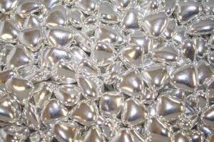 SILVER MINI HEART CHOCOLATE DRAGEES WEDDING FAVOURS X600