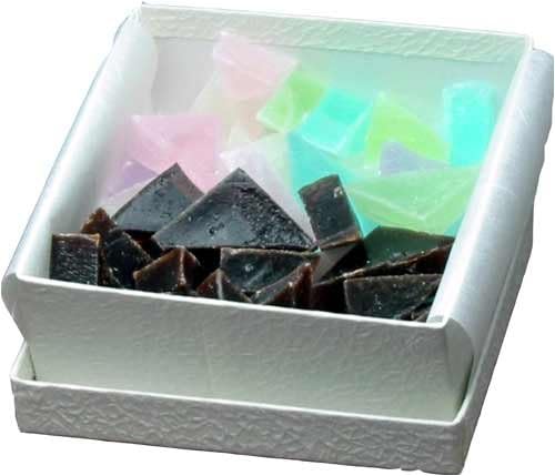 Amazon 新食感の寒天菓子 琥珀糖 黒琥珀 250グラム箱入り 上質和菓子専門店 長寿園 上質和菓子専門店 長寿園 和菓子 通販