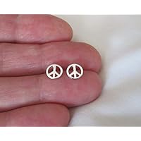 TAKAHOME Sterling Silver 7mm Peace Sign Post Stud Earrings.