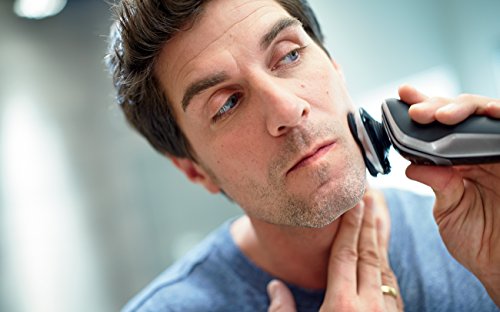 Philips Norelco Electric Shaver 5500 Wet & Dry,S5370/81, with Turbomode and Precision Trimmer