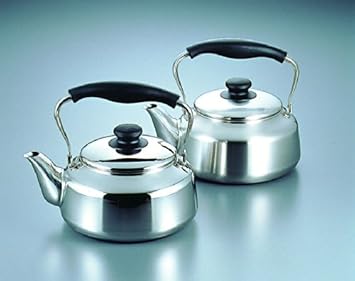 2つの柳宗理のやかん