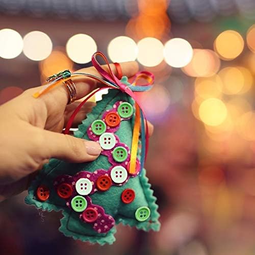 Colorful assortment of buttons for crafts and sewing, featuring various sizes and designs, totaling 800 pieces.