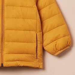 Amazon Essentials Boys' Lightweight Water-Resistant