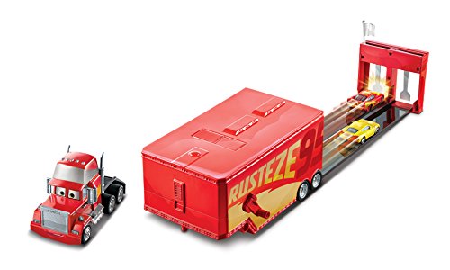 Disney cars 3 – race track mack playset