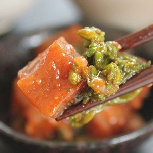 2. 北海道 上野屋本マグロキムチ