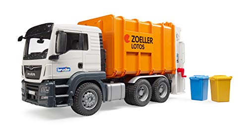 bruder 03762 - Man TGS Hecklader Müll-LKW & 2 Mülltonnen - 1:16 Abfalltonnen Müllabfuhr Müllauto Müllwagen Müllmann Abfallentsorgungs-Fahrzeug Lastwagen Laster Spielzeug – Bild 4