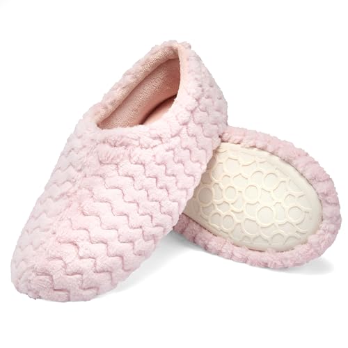 Fruit of the Loom Women's Memory Foam Slippers - Fuzzy Chevron House Shoes, Ind…
