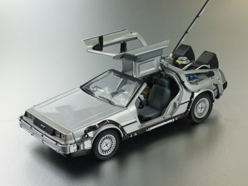 Maqueta del Delorean de Regreso al futuro I, escala: 1/24
