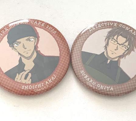 Amazon 名探偵コナン コナンカフェ 赤井秀一 沖矢昴 缶バッジ 等身 2点セット アニメ 萌えグッズ 通販