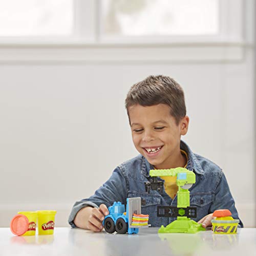 Play-Doh E5400EU5 Wheels Crane and Forklift Construction Toys with Non-Toxic Cement Buildin' Compound Plus 2 Additional Colours, Multicolour - Thumbnail 4