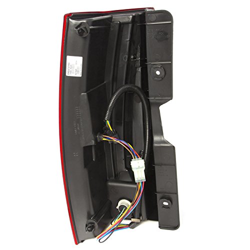 OE Replacement Cadillac Escalade Passenger Side Taillight Assembly (Partslink Number GM2801232)