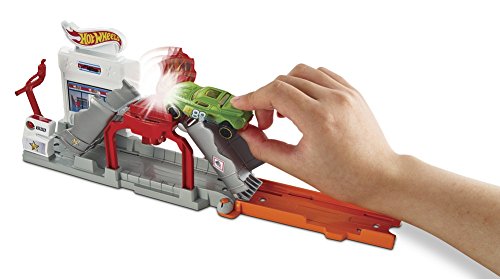 Hot Wheels Blaze Blast Playset