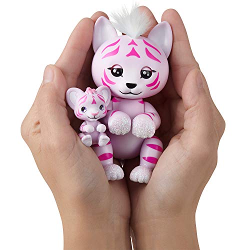 2 WowWee+Fingerlings+Light+Up+Baby+Tiger