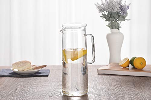Cupwind Borosilicate Glass Water Carafe Pitcher with Infuser Lid Explosion-Proof Heat Resistance 50 oz