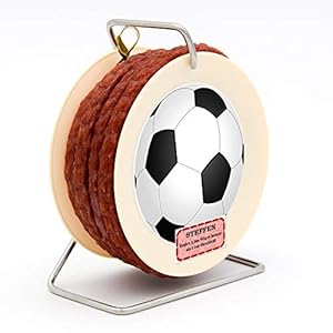 Geschenke 24 Salami Kabeltrommel Fußball mit Name personalisiert – originelle Salami Kabeltrommel mit 3,5 m Wurst nach Krakauer Art – Wursttrommel mit Namensaufdruck, personalisiert für Fußballfans