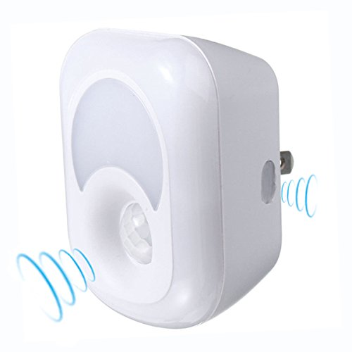 Plug-in LED Light Sensor Pir Infrared Motion Sensor Night Light Lamp, Qook 2-in-1 Motion Detector Activated Dusk-to-Dawn LED Light Auto-on for Indoor Nightlight, Cold White