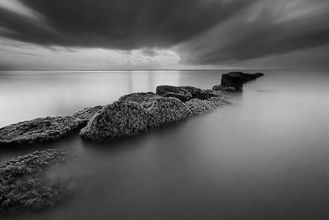 Amazon Co Jp マタハリビーチの苔むした岩 バリの壁紙 ビーチの壁紙 白黒の キャンバス ステッカー 印刷 壁紙ポスター はがせるシール式 写真 特大 絵画 壁飾り105cmx70cm ホーム キッチン