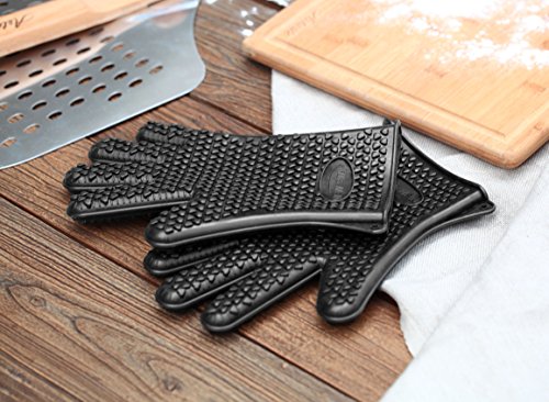 New Star Foodservice 32383 Commercial Grade Silicone Oven Mitts, Black, Set of 2