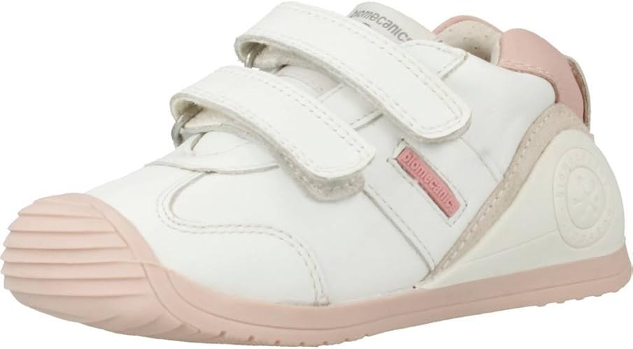 runner in starting blocks