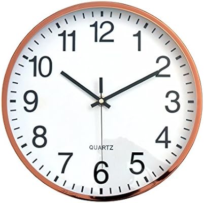 ساعة حائط معدنية عصرية من تيمبوس مع أرقام منقوشة وحركة كويت صامتة