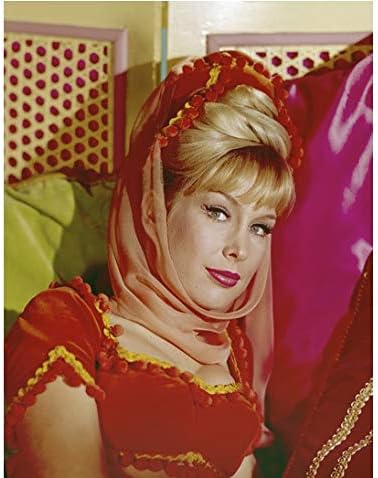 Barbara Eden As Jeannie Relaxing Against Pillow I Dream Of Jeannie 8 X 10 Inch Photo At Amazon S Entertainment Collectibles Store
