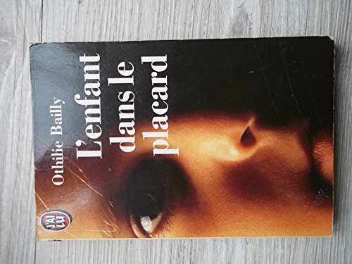 L' enfant dans le placard