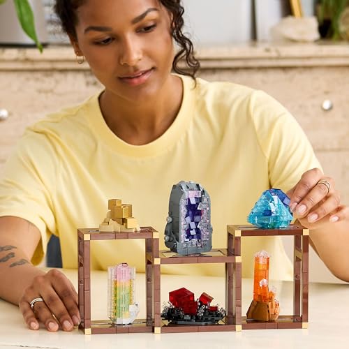 LEGO Ideas Mineraliensammlung - Set für Erwachsene - Modellbau mit Kristallelementen inkl. Amethyst, Fluorit & Tangerinquarz sowie 3 Ständern - DIY Wohn Deko Geschenkidee - 21362 8