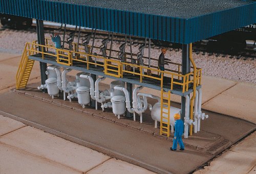 Walthers Cornerstone Series Kit HO Scale Truck Loading Rack