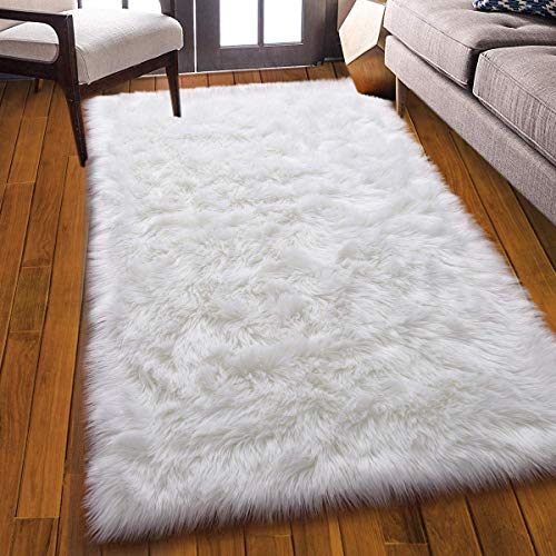bedee Faux Sheepskin Rugs (60x150cm) Faux Fur Rug Soft Fluffy Rug Shaggy Area Rugs Anti-Skid Carpets for Bedroom Living Room Kids Room Decor