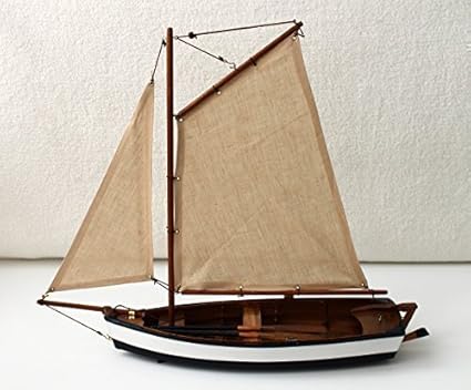 Amazon.de: Segelboot Modell 54x32cm Schiff aus Holz mit Segel Ruder Riemen