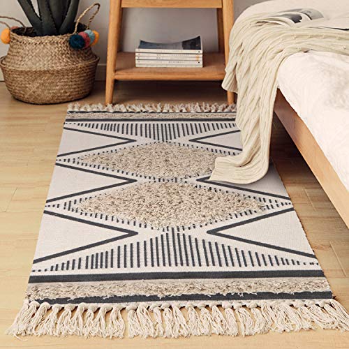Cotton Area Rug, KIMODE Hand Chic Diamond Print Tassels Throw Rugs Door Mat Indoor Area Rugs for Bathroom,Bedroom,Living Room,Laundry Room (2' x 4.4', Tufted Diamond)