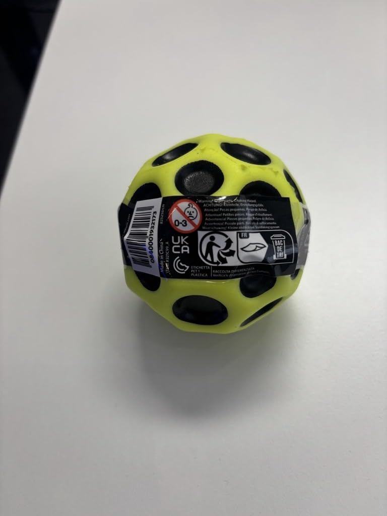 Waboba Moon Ball – am Höchsten Springender Gummiball – Patentiertes Original-Design – Ballkrater Erzeugen beim Aufprall ein knallendes Geräusch – Leicht Greifbar – Flummies für Kinder - GELB 4
