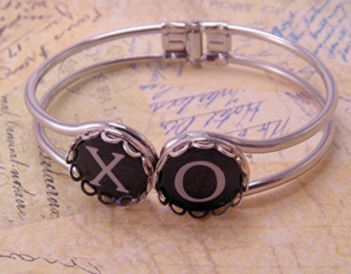 Hugs and Kisses XO Hinged Cuff Typewriter Key 7 Inch Cuff Bracelet - Thumbnail 4