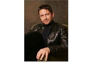 HOLZHEIMER'S Gerard Butler 8x10 Photo 300 How to Train Your Dragon P.S. I Love You Black Leather Jacket Seated HOT! kn