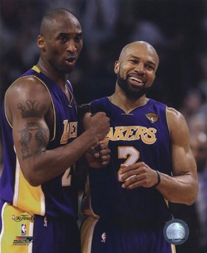 Amazon コービー ブライアント 10 Nbaファイナル祝賀のデレク フィッシャー3戦 8 ファインアート プリント 32 X 25 40 Cm アートフレーム ポスター オンライン通販