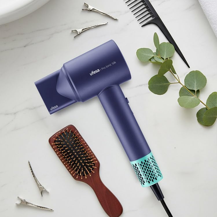 Pro Ionic Silk Sèche-Cheveux, 110 000 tr/min, Sèche-Cheveux Professionnel Ultra-Silencieux, Contrôle Intelligent de la Température, Ions Négatifs, Anti-Frisottis, Accessoires Magnétiques