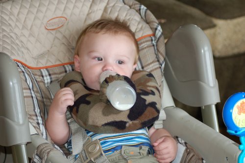 Amazon Com Hands Free Baby Bottle Holder The Baba Buddy Baby