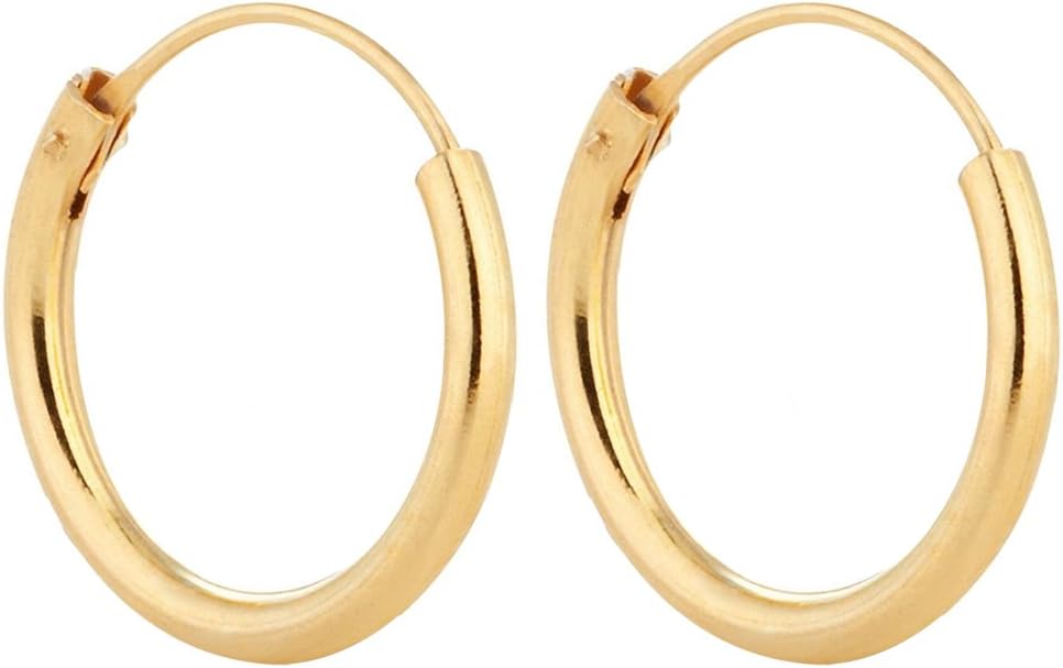 18 K gold-plated silver earrings, packaged in a pretty velvet pouch.