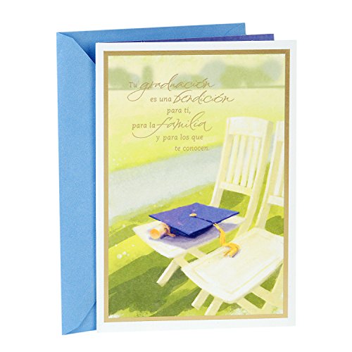 Hallmark Vida Religious Spanish Language Graduation Greeting Card (Cap and Diploma Graduation Blessing)