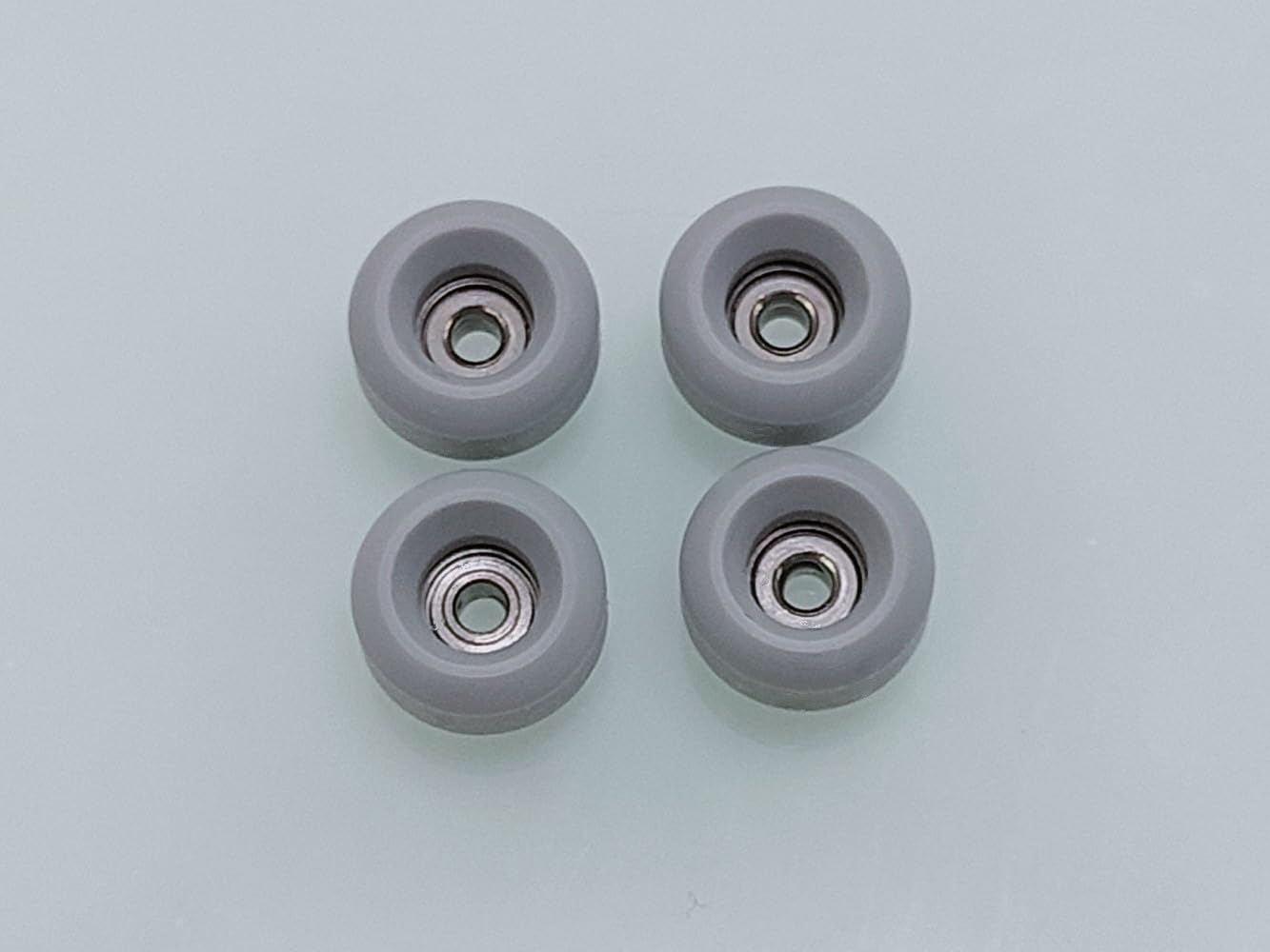 Urethane Pro Fingerboard Wheels Gray 65D Bearing Wheel Handmade Urethane Material-Ultra Spin Bearings Wheels -7.8 * 5mm