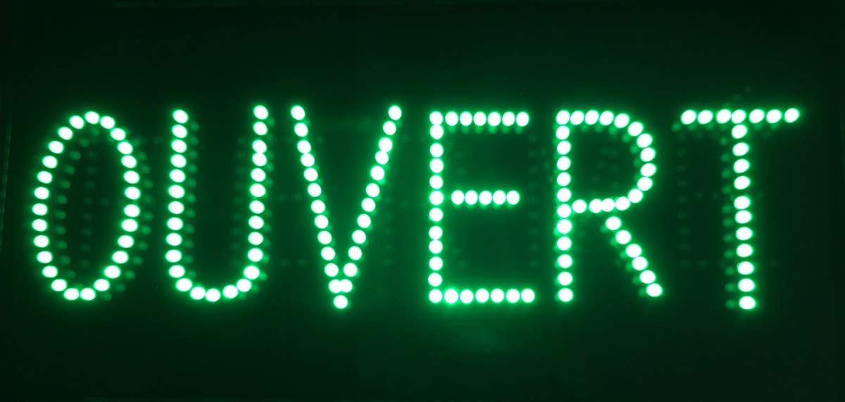 Enseigne Lumineuse A Led Ouvert Ferme 60x30x2 5cm Enseignes Lumineuses Ameublement Et Decoration