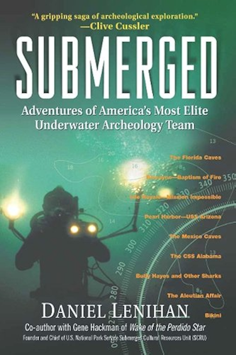 Download Submerged: Adventures of America's Most Elite Underwater Archeology Team (English Edition) PDF