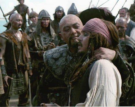 Amazon ブロマイド写真 パイレーツ オブ カリビアン3 サオ フェンに首をつかまれるジャック ジョニー デップ チョウ ユンファ アイドル 芸能人グッズ 通販