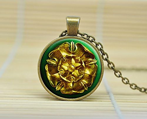 ArtShop Game Of Thrones House Tyrell Golden Rose On A Green Field Glass Cabochon Necklace A3032