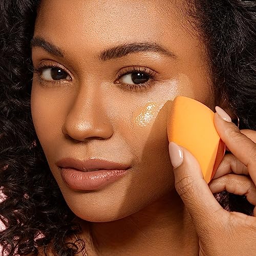 REAL TECHNIQUES 5 PIECE EVERYDAY ESSENTIALS MAKEUP BRUSH SET, INCLUDES 4 BRUSHES & MAKEUP SPONGE, FOR FOUNDATION, BLUSH, BRONZER, CONTOUR, EYESHADOW, & POWDER, TRAVEL GIFT SET, CRUELTY-FREE & VEGAN